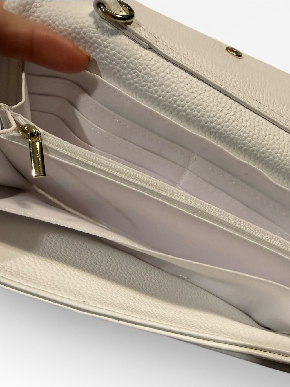 5 for $25!! LAUNDRY BY SHELLI SEGAL Los Angeles White Wristlet - Picture 9 of 14
